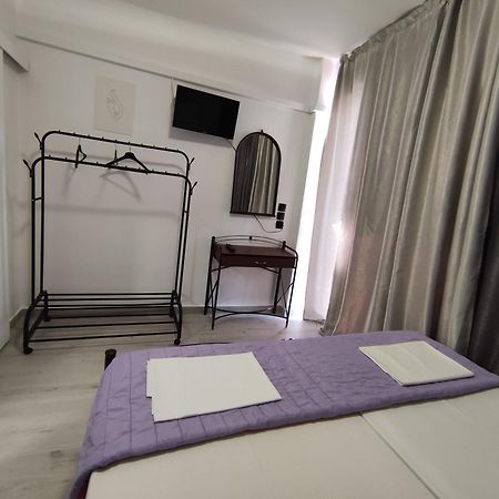 Lions 2 Studios & Apartments, Poros Island. Poros Town Екстериор снимка