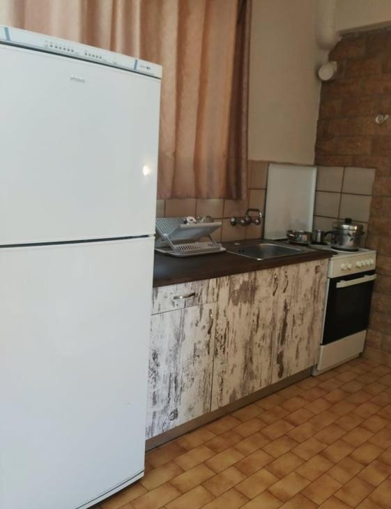Lions 2 Studios & Apartments, Poros Island. Poros Town Екстериор снимка