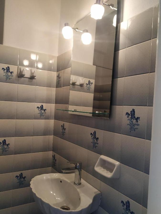 Lions 2 Studios & Apartments, Poros Island. Poros Town Екстериор снимка