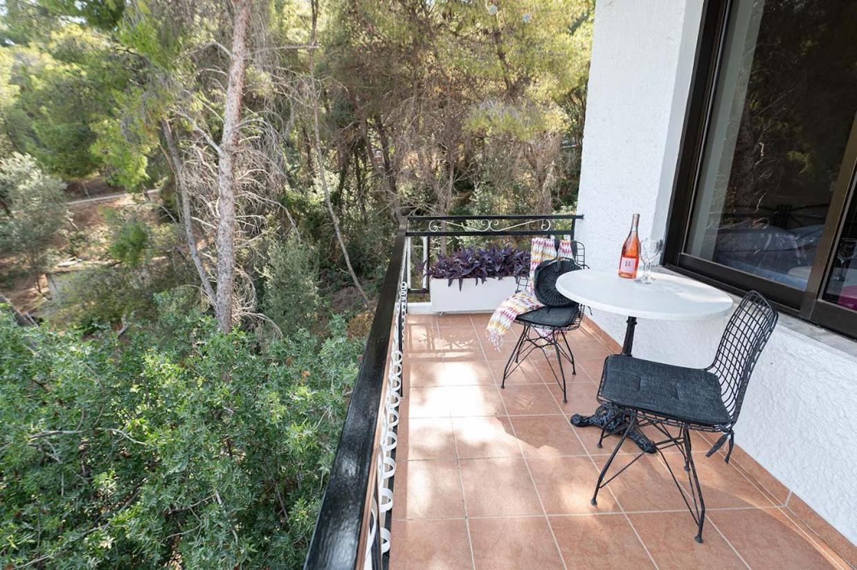 Lions 2 Studios & Apartments, Poros Island. Poros Town Екстериор снимка