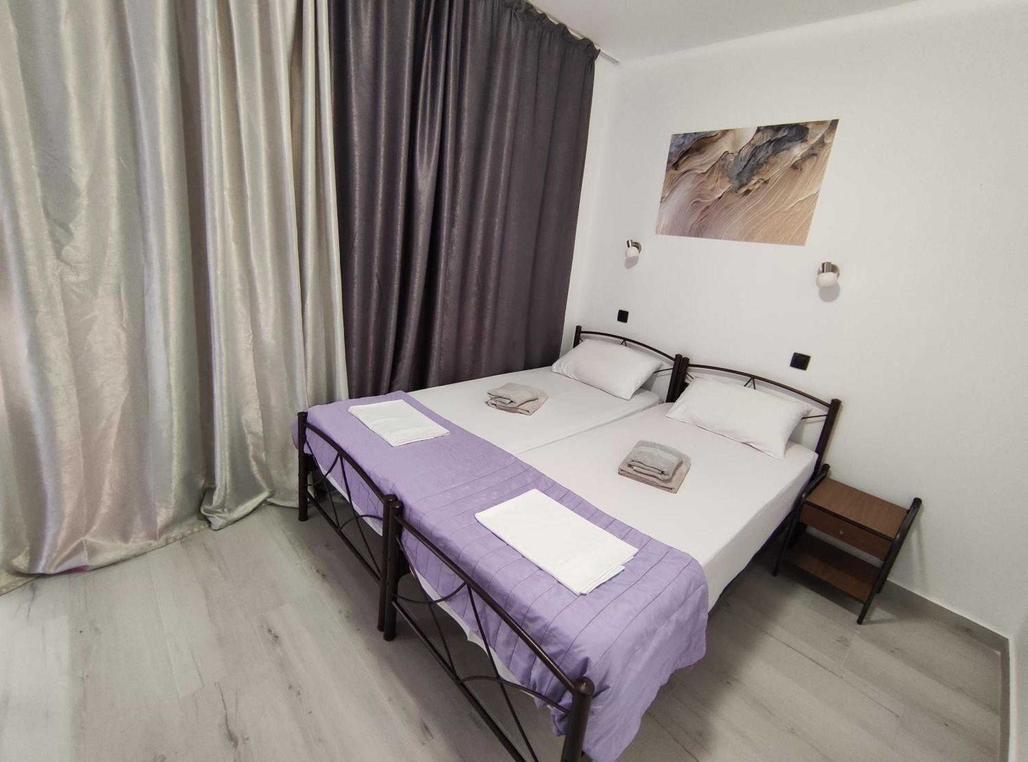 Lions 2 Studios & Apartments, Poros Island. Poros Town Екстериор снимка