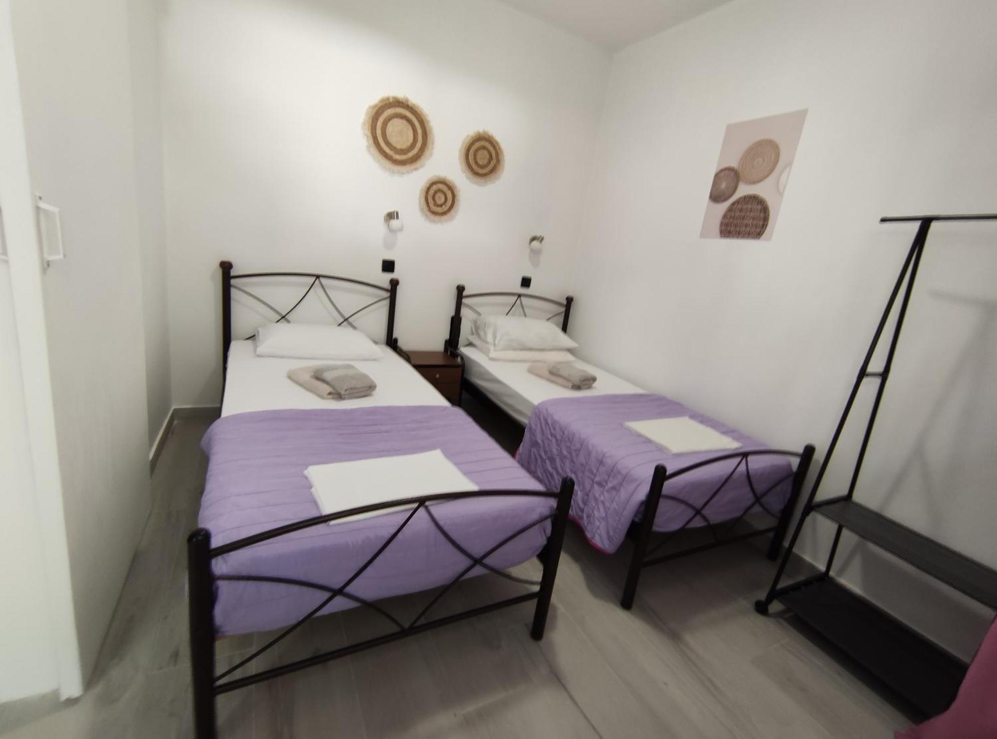 Lions 2 Studios & Apartments, Poros Island. Poros Town Екстериор снимка