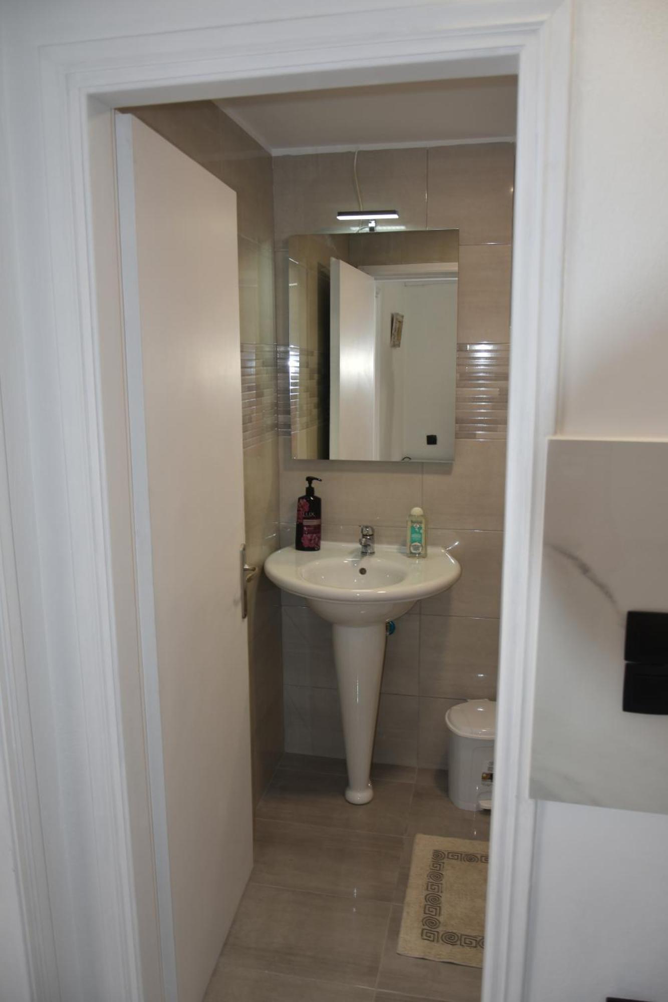 Lions 2 Studios & Apartments, Poros Island. Poros Town Екстериор снимка