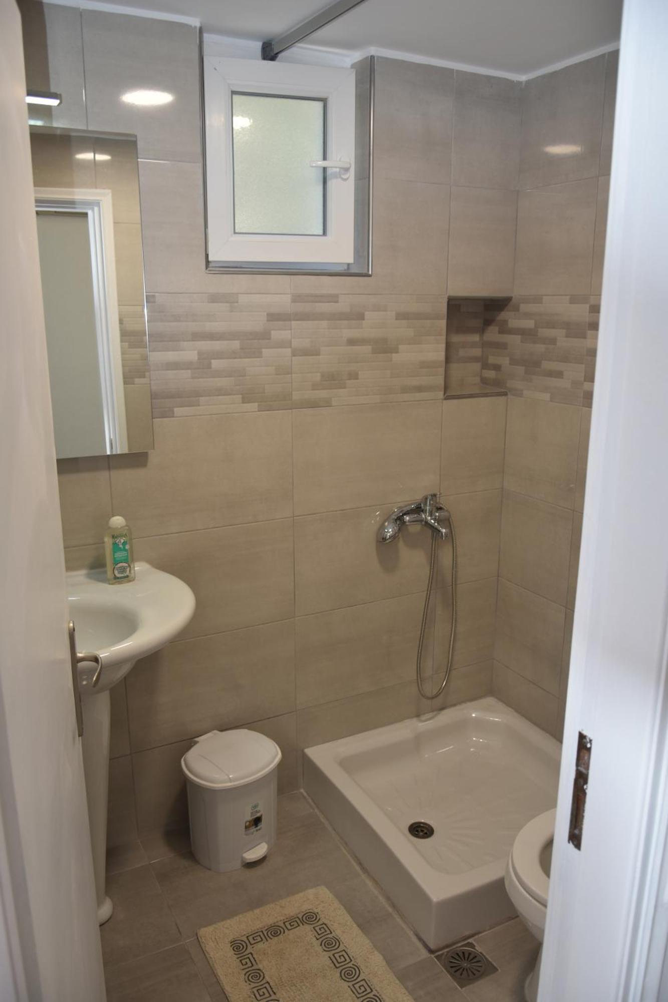 Lions 2 Studios & Apartments, Poros Island. Poros Town Екстериор снимка