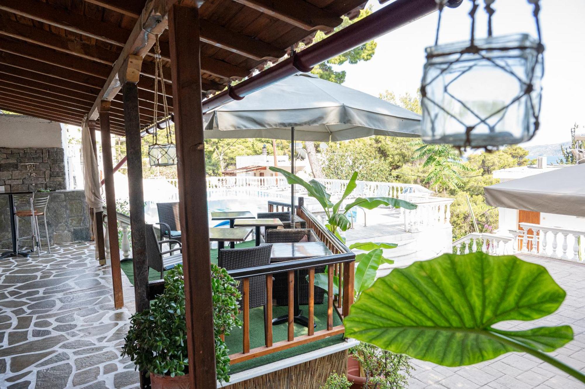 Lions 2 Studios & Apartments, Poros Island. Poros Town Екстериор снимка