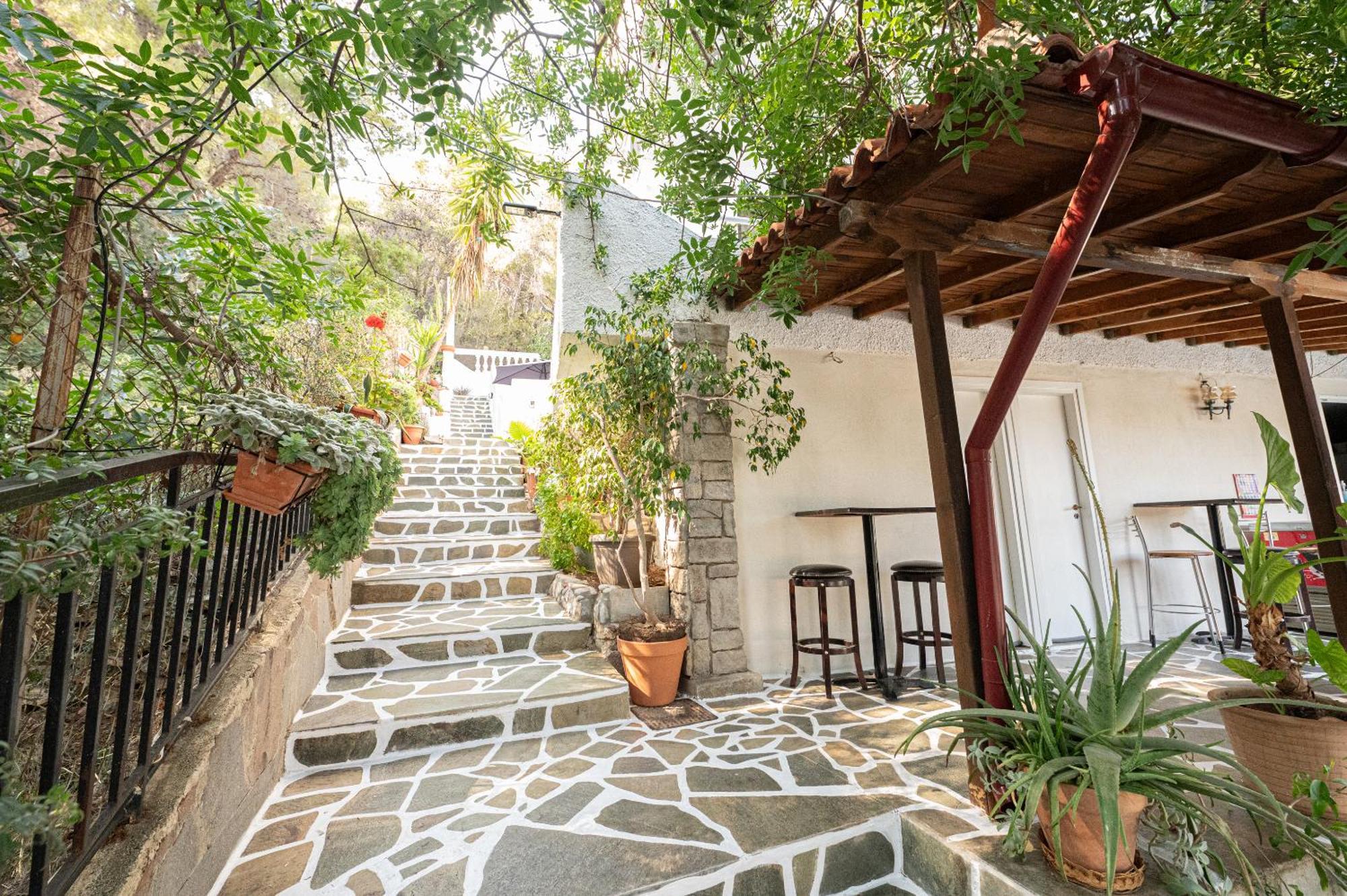 Lions 2 Studios & Apartments, Poros Island. Poros Town Екстериор снимка