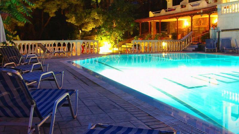 Lions 2 Studios & Apartments, Poros Island. Poros Town Екстериор снимка